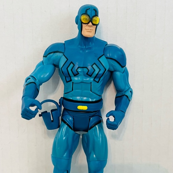 DC Universe Classics Wave 7 Blue Beetle Ted Kord Action Figure - Picture 5 of 5